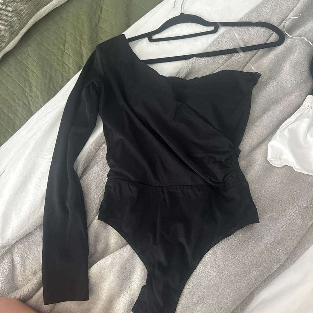 Blue Blush Black One-Shoulder Bodysuit